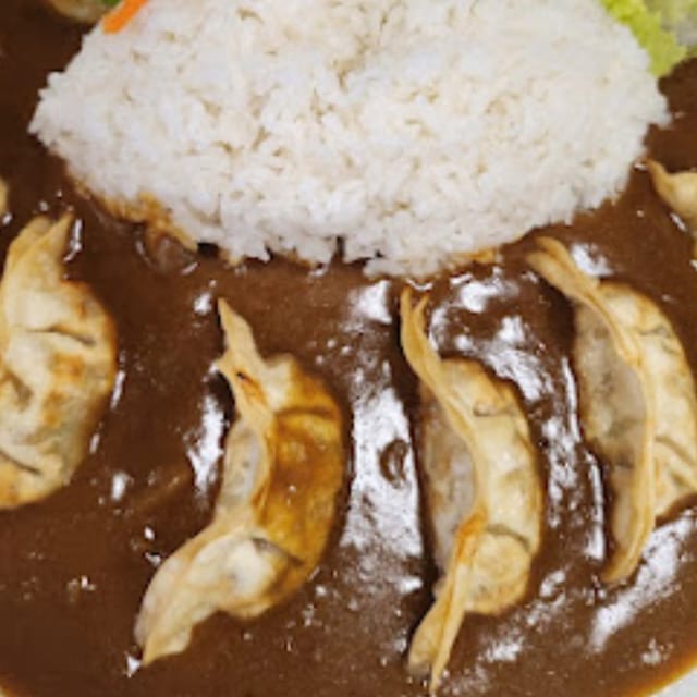Gyoza (8 Pcs) Curry Rice.